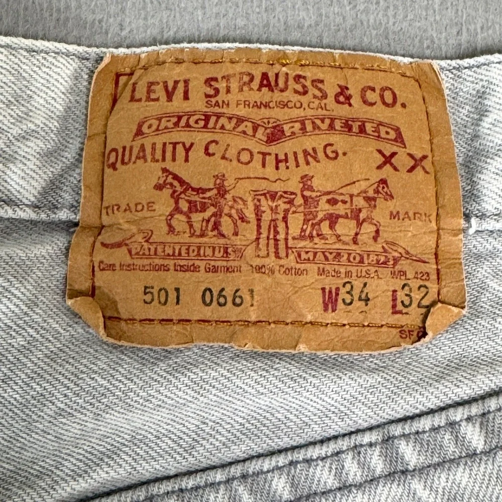 Levis 501 Jeans Men 32x30 Gray Acid Wash Cotton Made in USA Vintage Button Fly